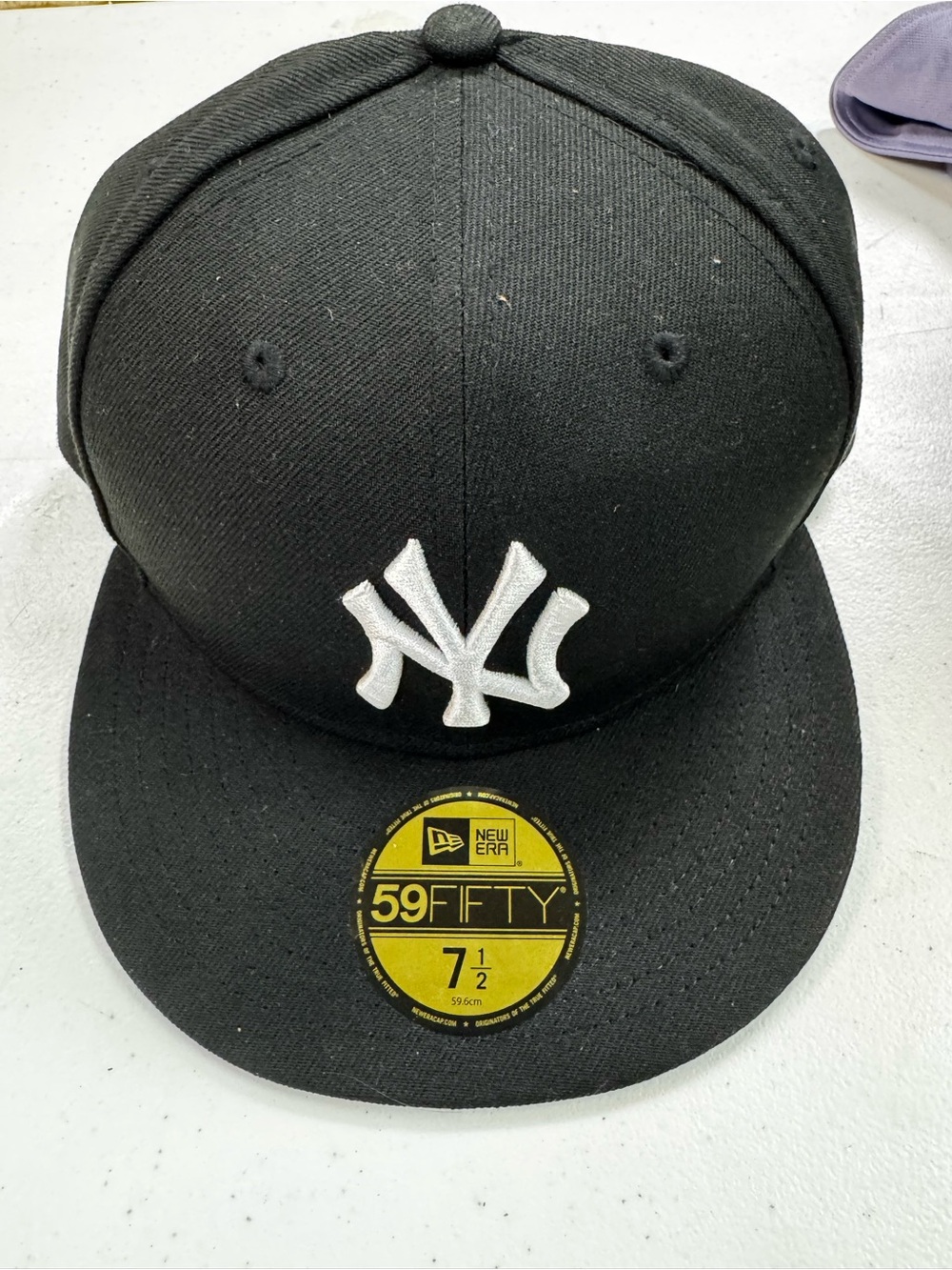 New Era Black & White NY Yankees 59FIFTY Fitted Cap
